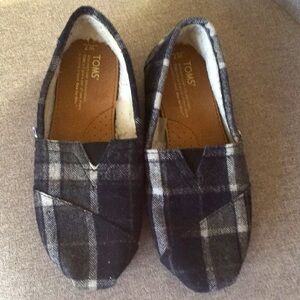 Toms Shoes